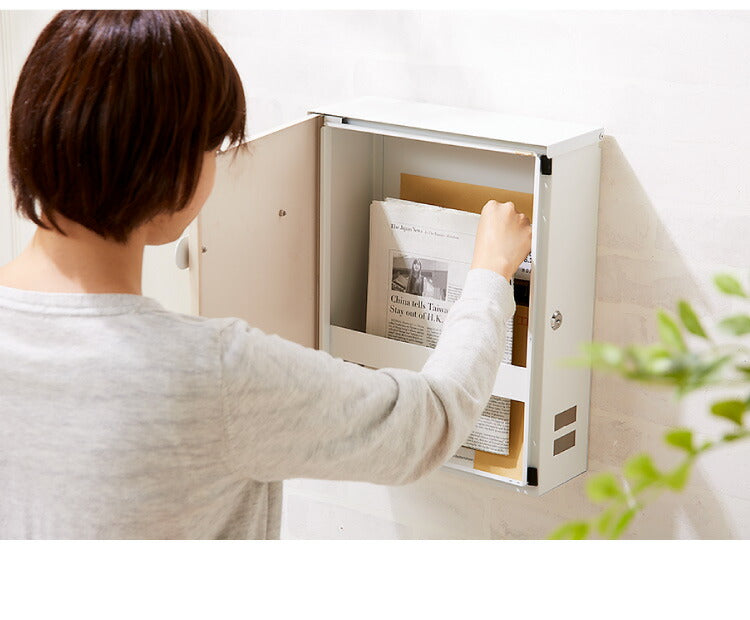 郵便ポスト 壁掛け キーロック式 木目調 スチール 鍵4個付き さびにくい 大型 A4サイズ対応 窓付 鍵付 壁付け 軽量 北欧 おしゃれ ナチュラル ポスト 郵便受け 郵便 メールボックス 壁掛けポスト 壁付けポスト