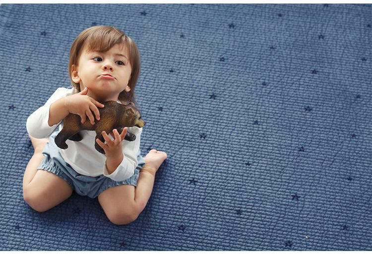 D BY DADWAY ディーバイダッドウェイ イブル キルティングマット Mサイズ ミルキーホワイト フェザーグレー イブル キルティング マット 星 イブル お昼寝布団 出産祝い(代引不可)