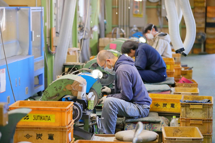 スミカマ 霞 KASUMI チタニウム 剣型包丁 20cm オパール チタンコーティング 22020-RA カラー 包丁 クッキングナイフ 話題 人気 かっこいい おしゃれ シンプル 料理器具 調理器具 ナイフ 色付き