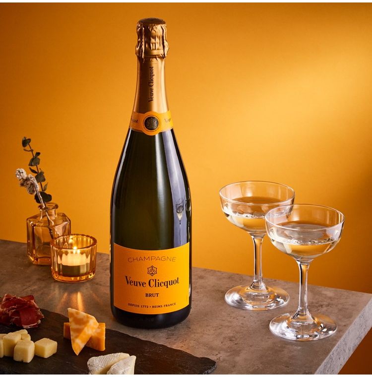 ヴーヴ・クリコ イエローラベル ブリュット750ml ギフトボックス【正規品】(代引不可)