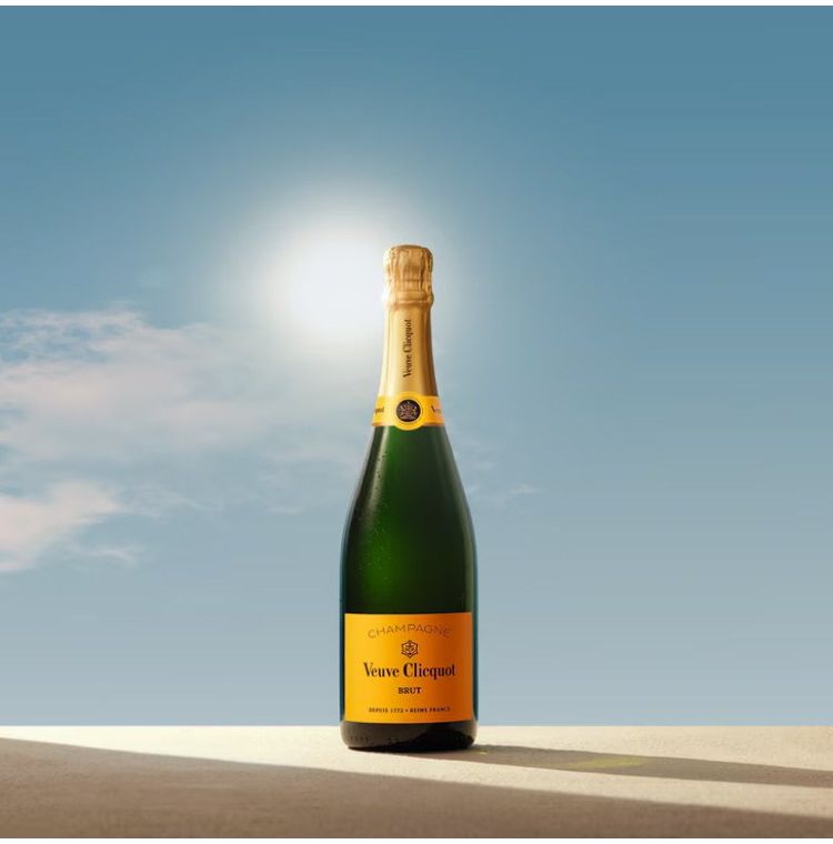 ヴーヴ・クリコ イエローラベル ブリュット750ml ギフトボックス【正規品】(代引不可)