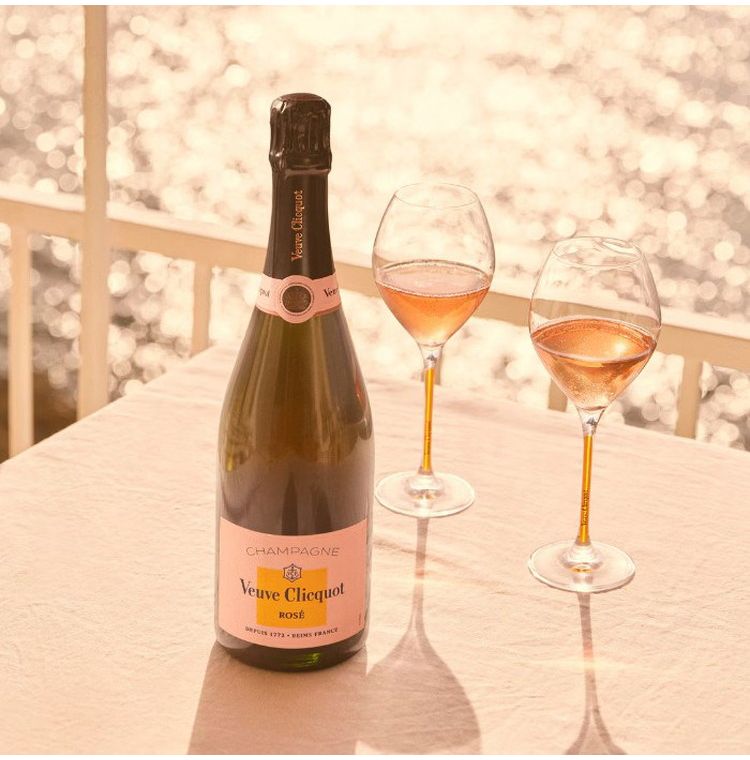 ヴーヴ・クリコ ローズラベル750ml ギフトボックス【正規品】(代引不可)