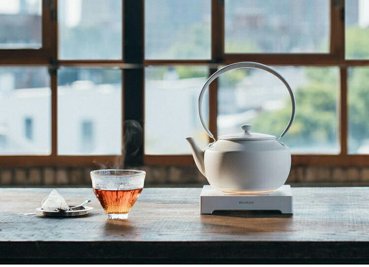 バルミューダ BALMUDA MoonKettle 湯沸し器 やかん 温度調整機能つき電気ケトル ホワイト KPT02JP-WH