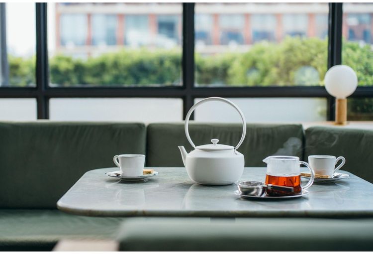 バルミューダ BALMUDA MoonKettle 湯沸し器 やかん 温度調整機能つき電気ケトル ホワイト KPT02JP-WH